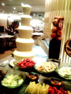 ช็อกโกแลต ฟองดูว์ Chocolate Fondue