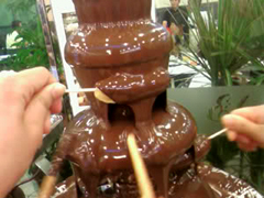 ช็อกโกแลต ฟองดูว์ Chocolate Fondue